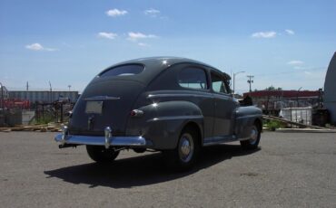 Ford-Other-Berline-1947-1