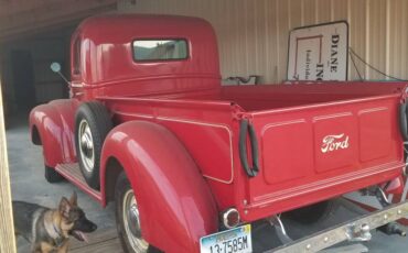 Ford-Pickup-1947-2