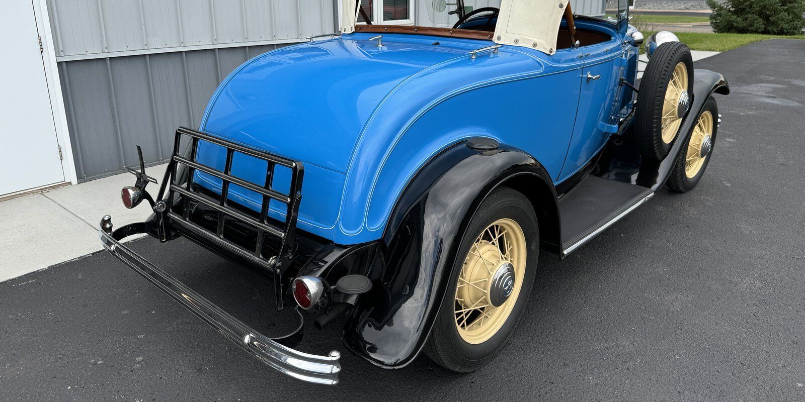 Ford-Roadster-1932-10