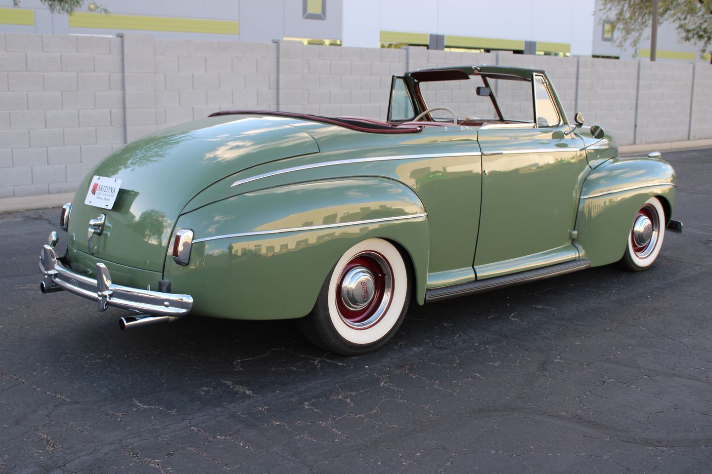 Ford-Super-DeLuxe-Cabriolet-1941-10