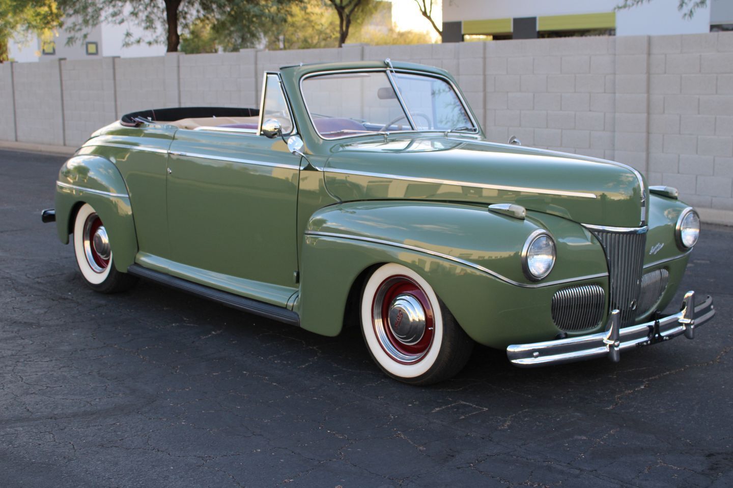 Ford-Super-DeLuxe-Cabriolet-1941-19