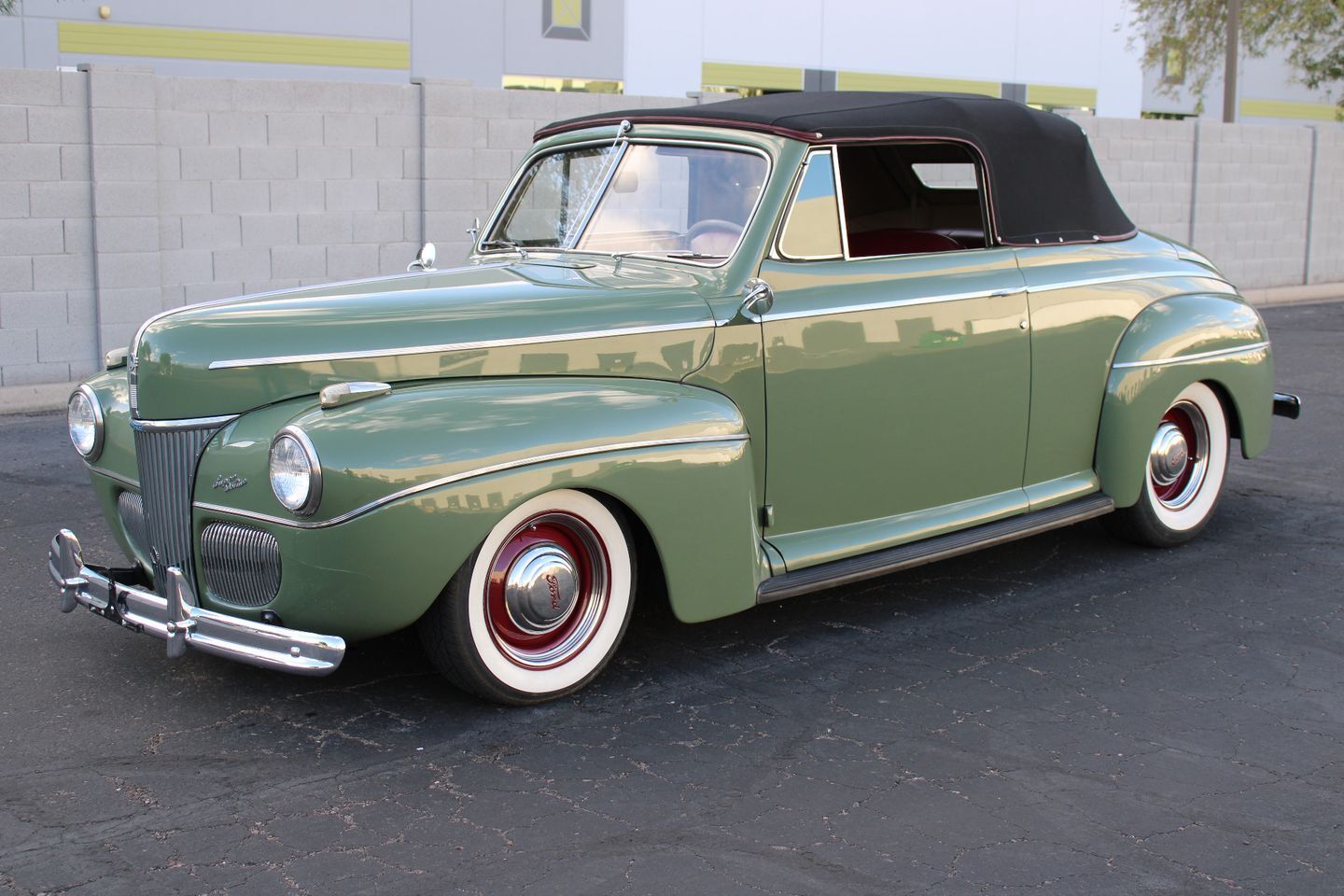 Ford-Super-DeLuxe-Cabriolet-1941-6