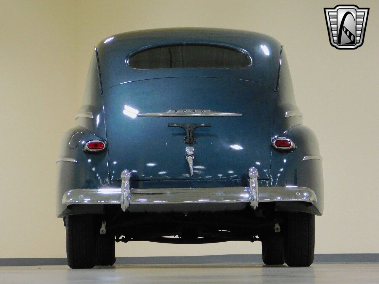 Ford-Super-Deluxe-1947-4