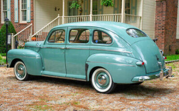 Ford-Super-Deluxe-Berline-1942-5