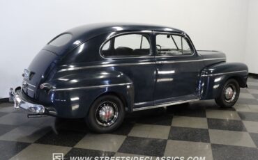 Ford-Super-Deluxe-Berline-1946-11