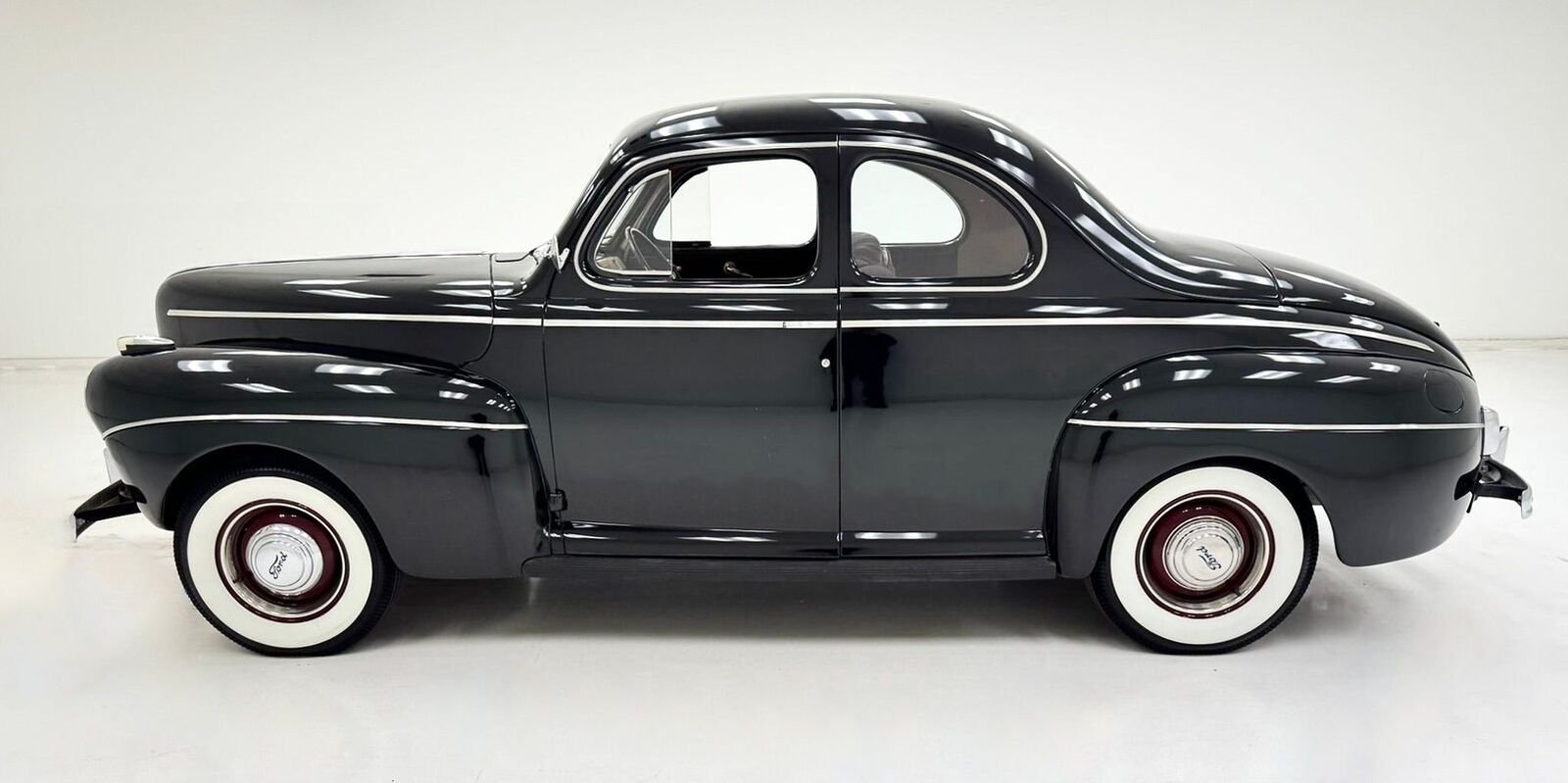 Ford-Super-Deluxe-Coupe-1941-1