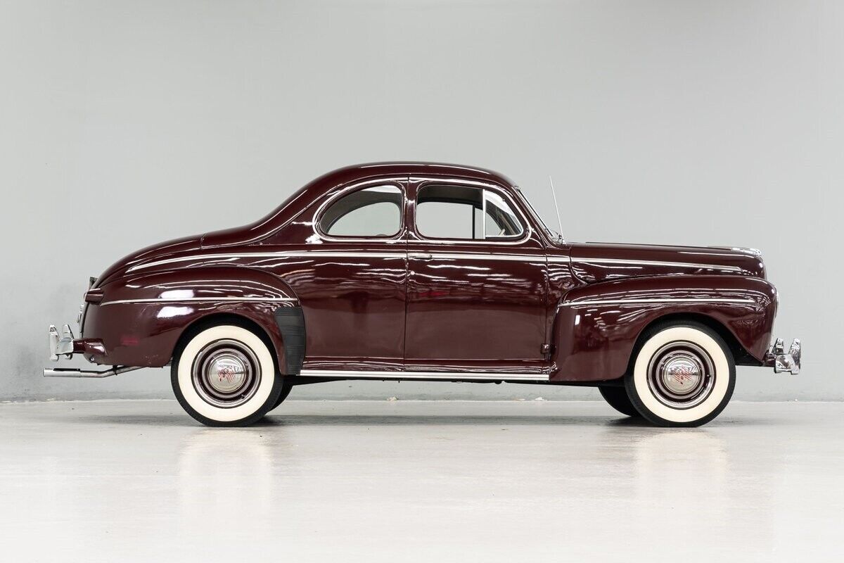 Ford-Super-Deluxe-Coupe-1946-7