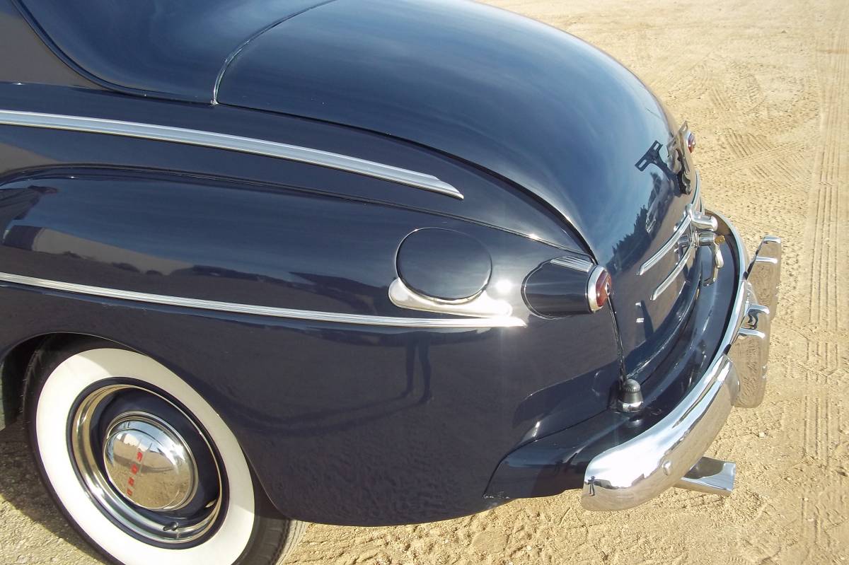 Ford-Super-deluxe-coupe-1946-14