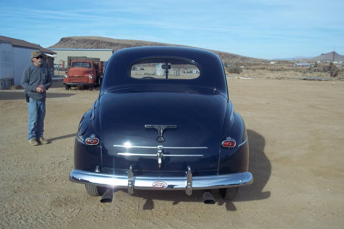 Ford-Super-deluxe-coupe-1946-2