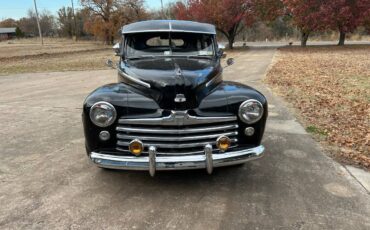 Ford-Super-deluxe-sedan-1948-2