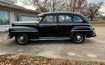 Ford-Super-deluxe-sedan-1948-3