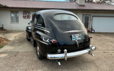 Ford-Super-deluxe-sedan-1948-4