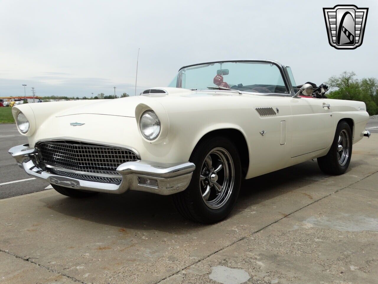 Ford-Thunderbird-1956-3