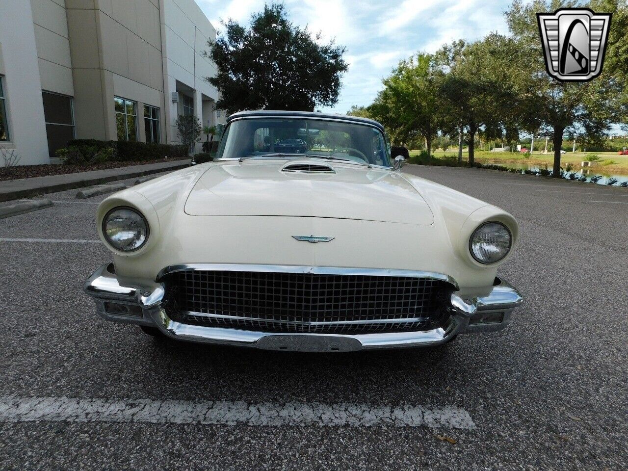 Ford-Thunderbird-1957-2