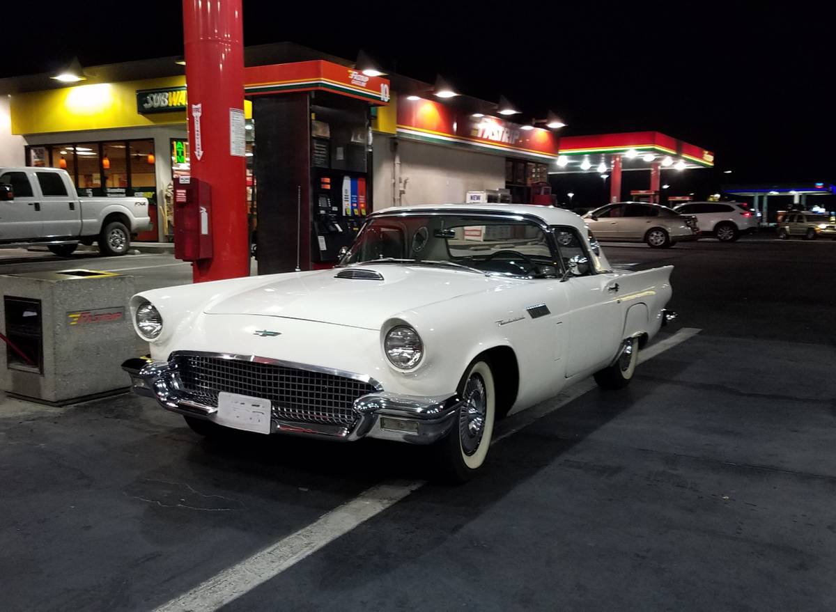 Ford-Thunderbird-1957-2