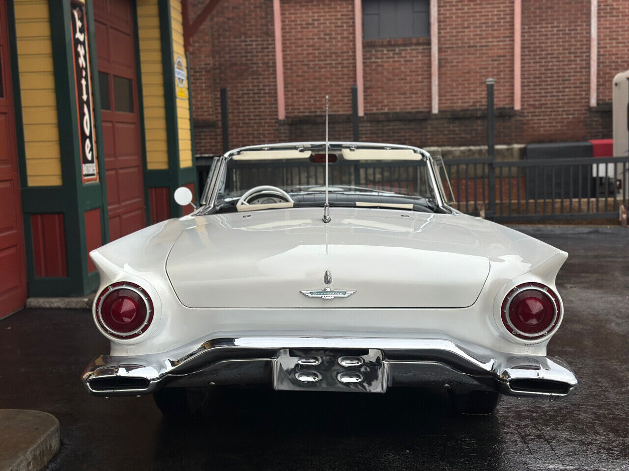 Ford-Thunderbird-1957-4