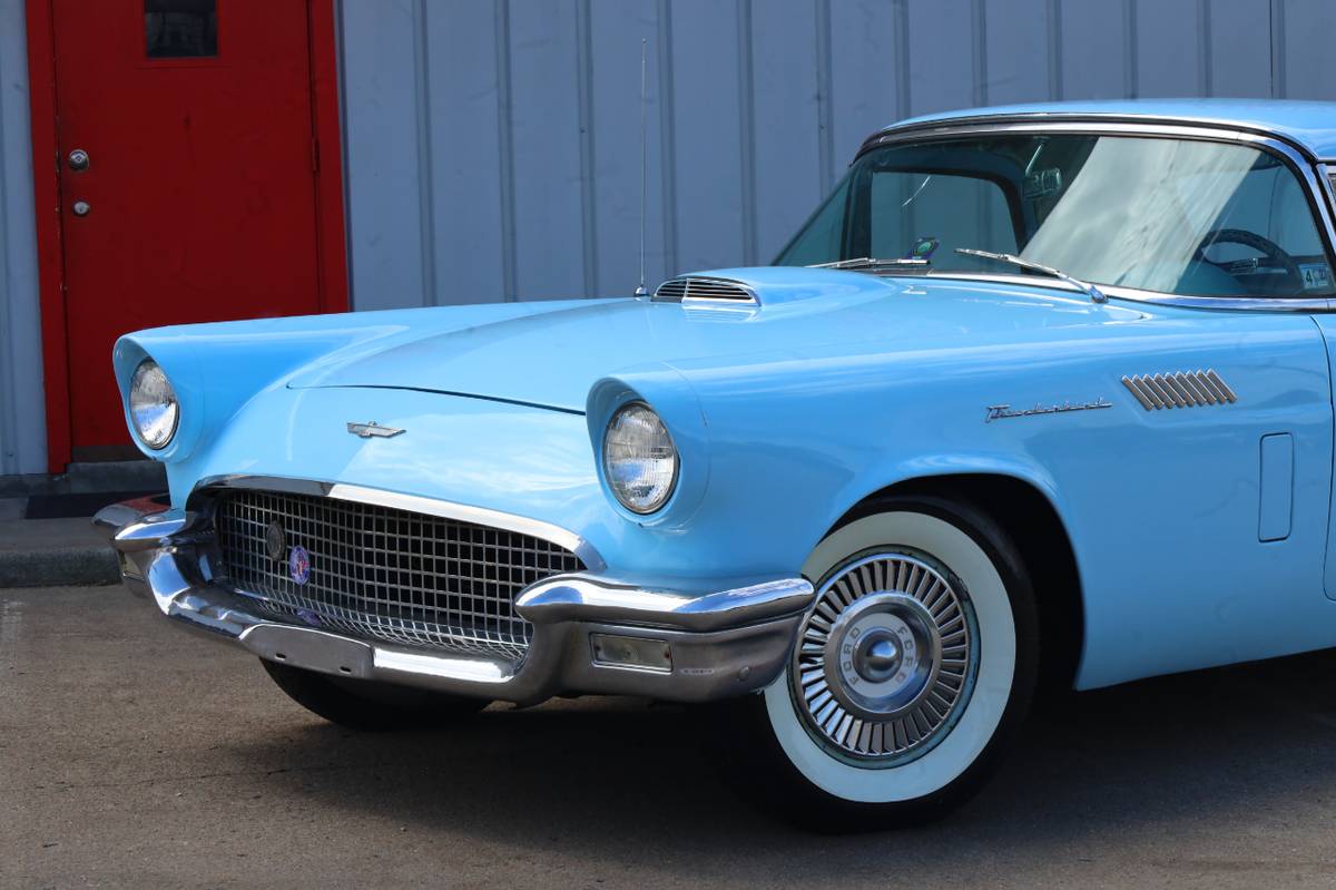 Ford-Thunderbird-1957-5