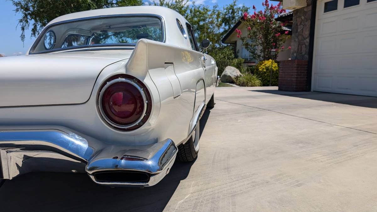 Ford-Thunderbird-1957-8