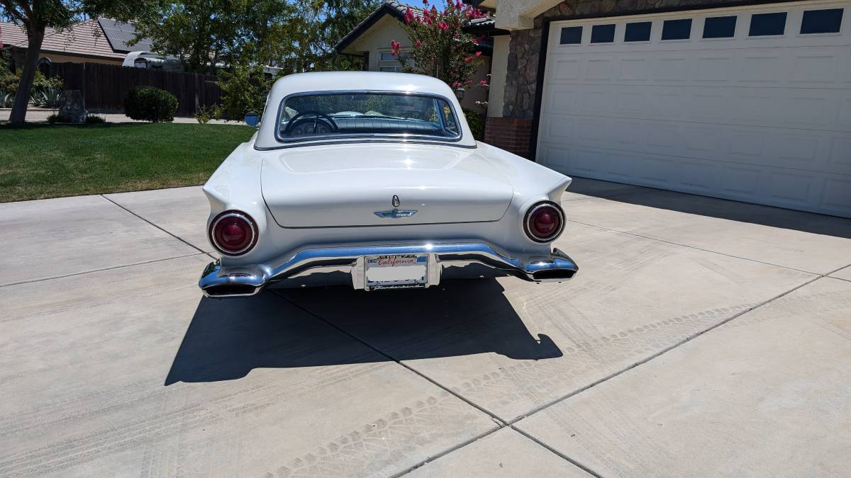 Ford-Thunderbird-1957-9