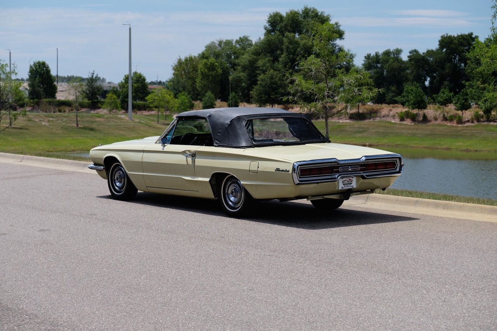 Ford-Thunderbird-1966-18