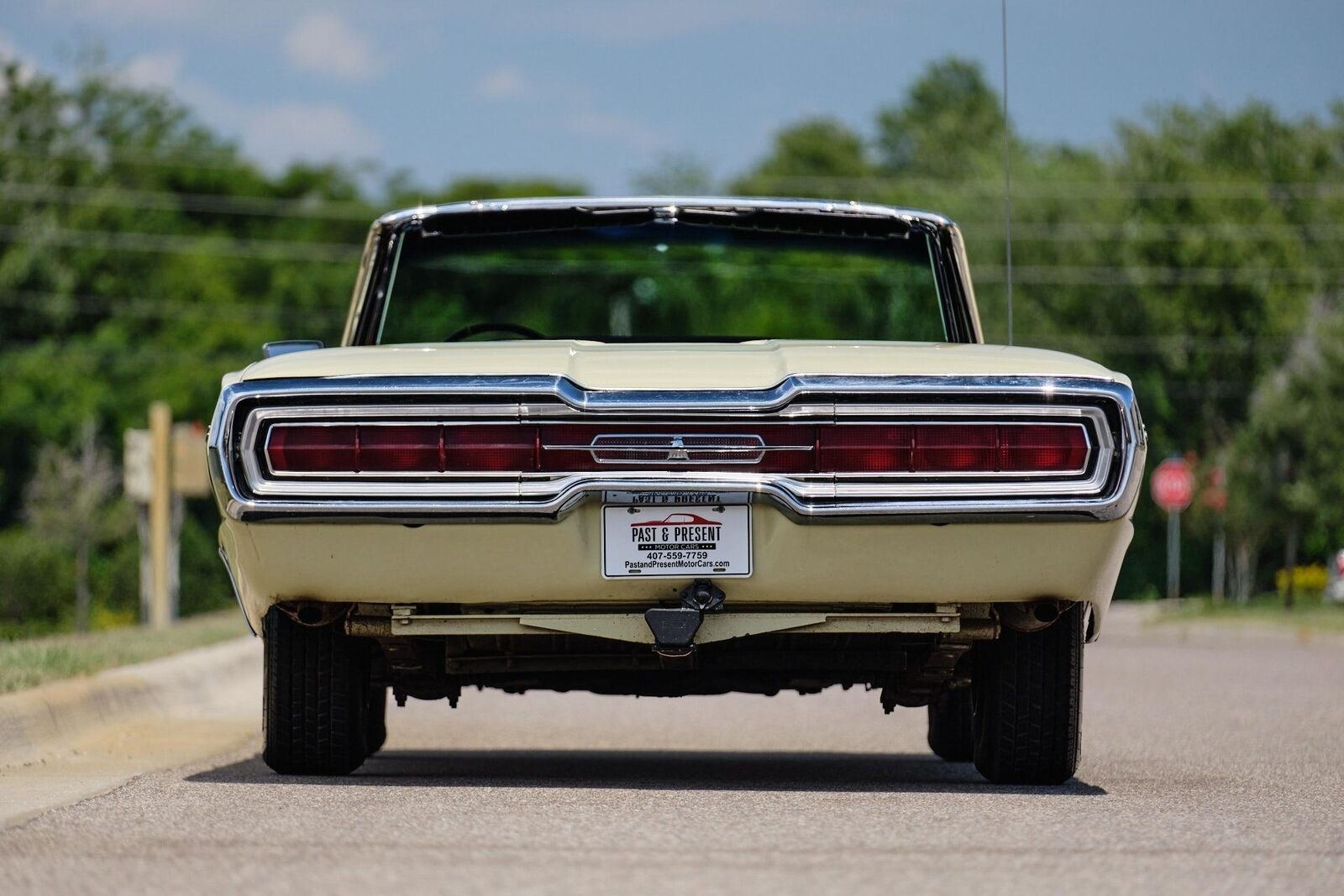 Ford-Thunderbird-1966-4