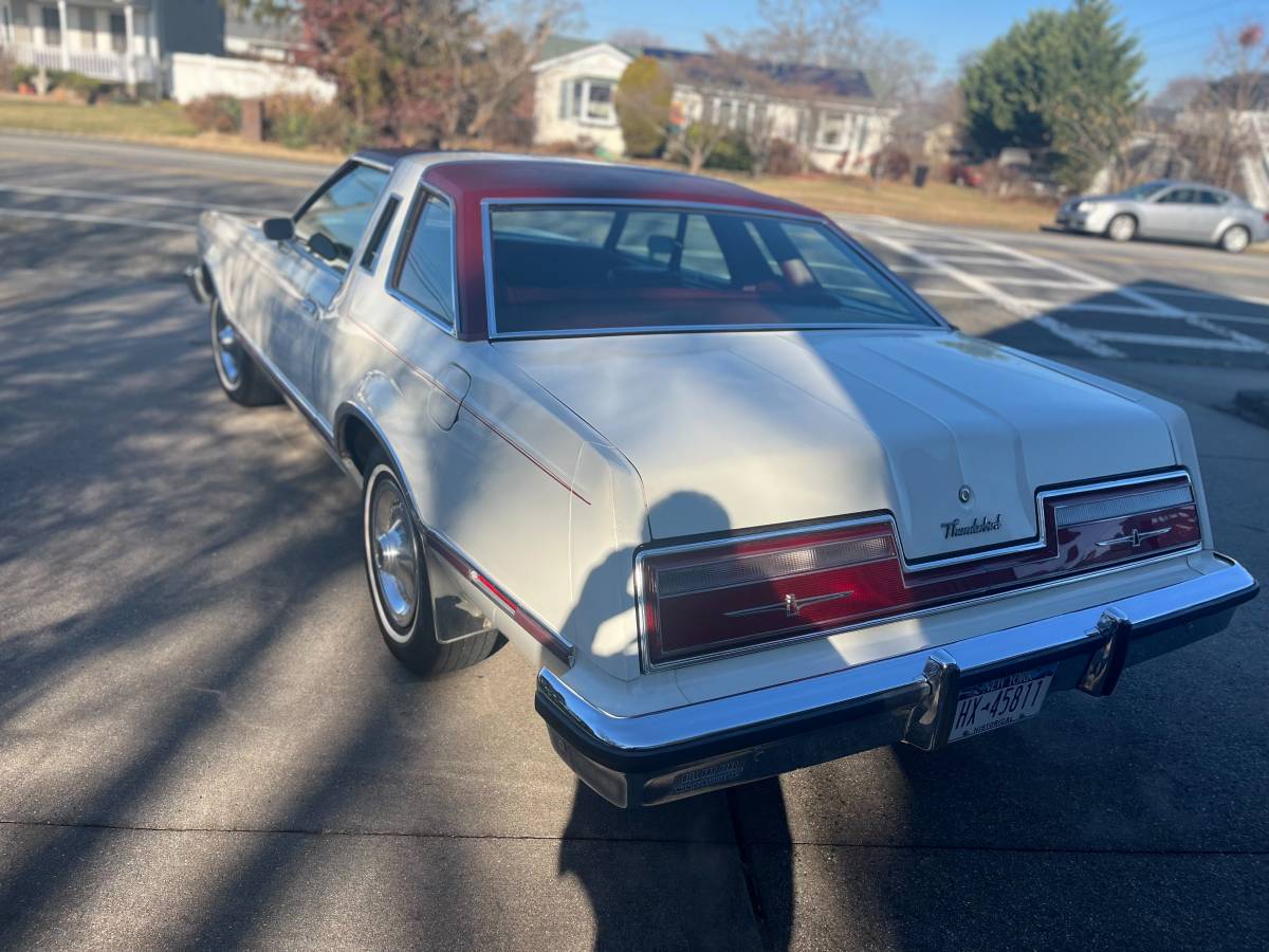 Ford-Thunderbird-1977-5