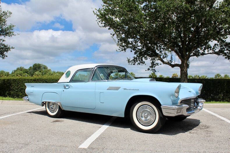 Ford-Thunderbird-Berline-1957-3