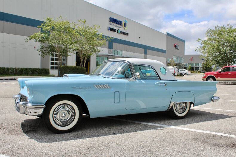 Ford-Thunderbird-Berline-1957-7