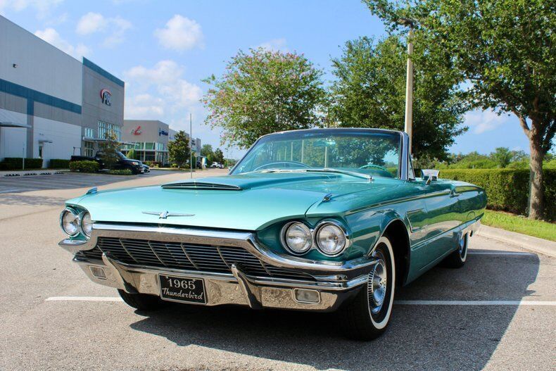 Ford-Thunderbird-Berline-1965-7