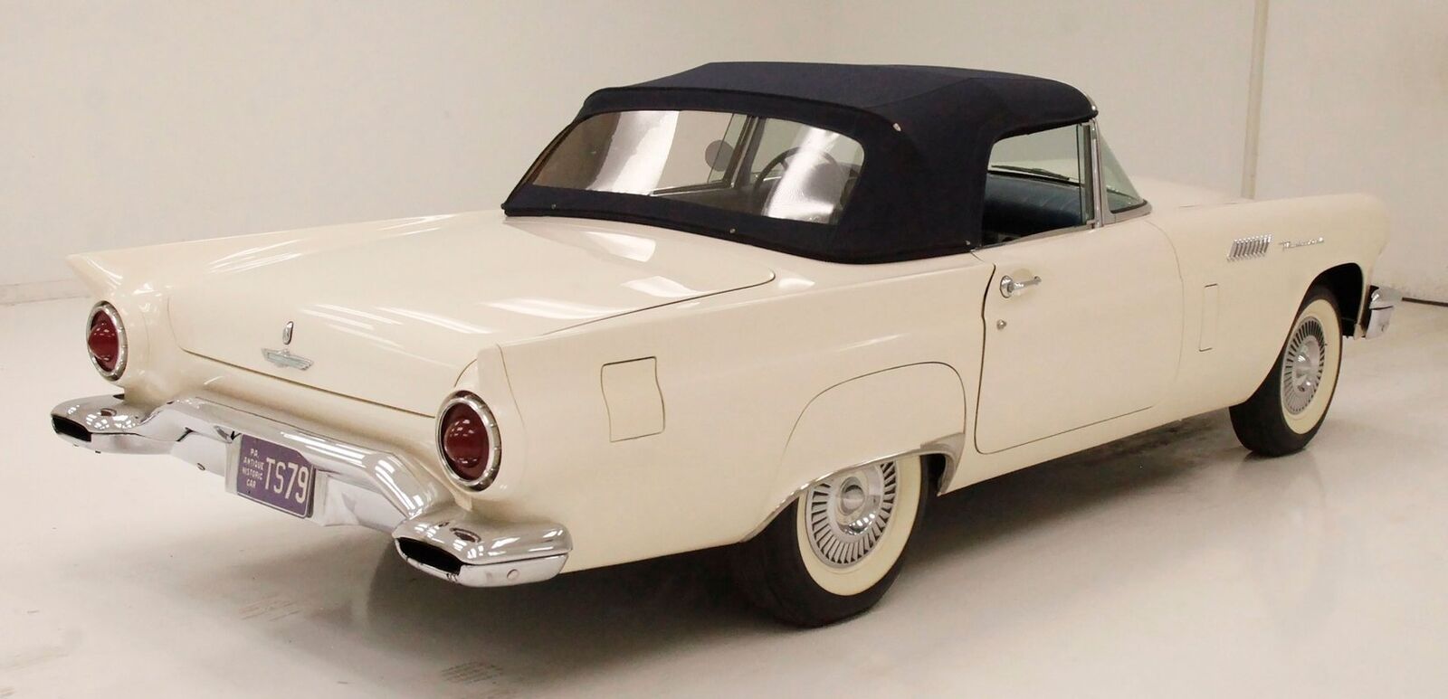 Ford-Thunderbird-Cabriolet-1957-3