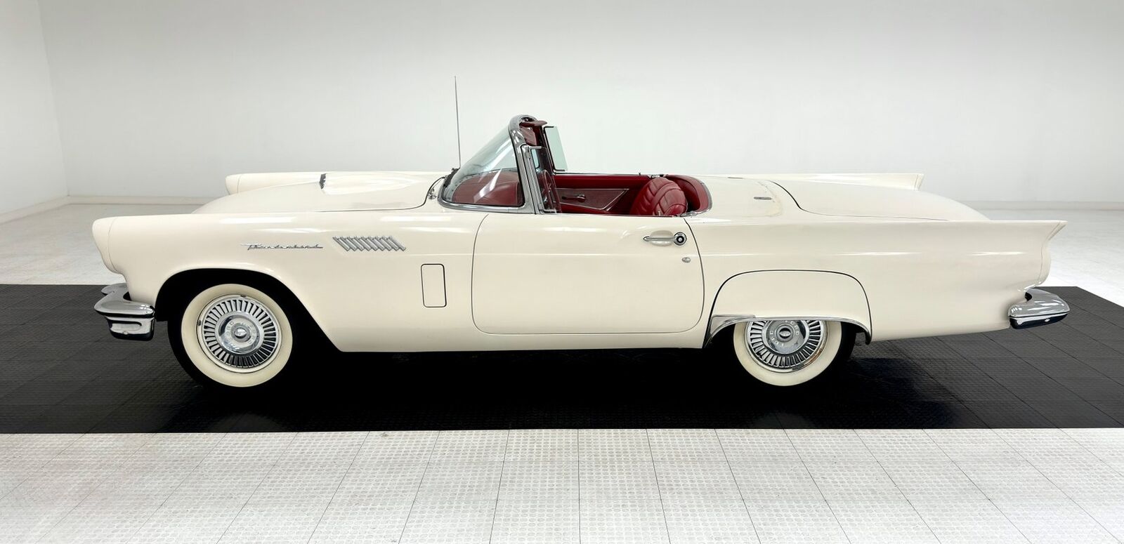 Ford-Thunderbird-Cabriolet-1957-3