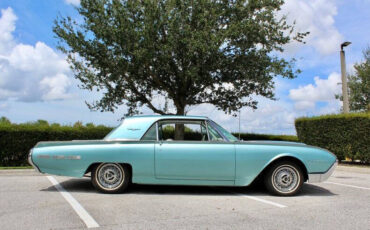 Ford-Thunderbird-Coupe-1962-1