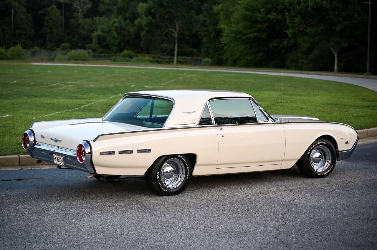 Ford-Thunderbird-Coupe-1962-1