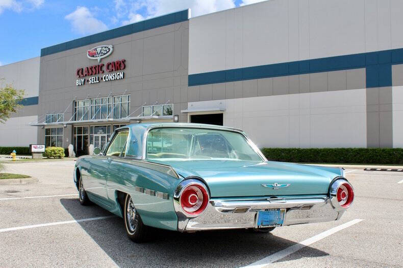 Ford-Thunderbird-Coupe-1962-10