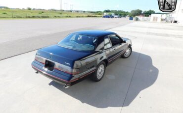 Ford-Thunderbird-Coupe-1987-11