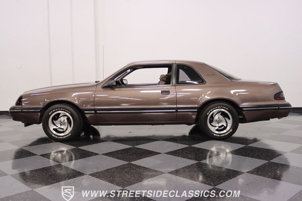 Ford-Thunderbird-Coupe-1987-2