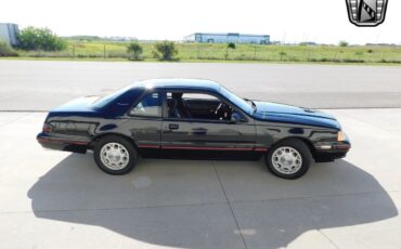 Ford-Thunderbird-Coupe-1987-8