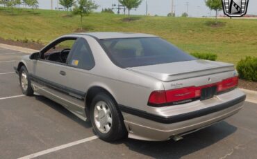 Ford-Thunderbird-Coupe-1989-3