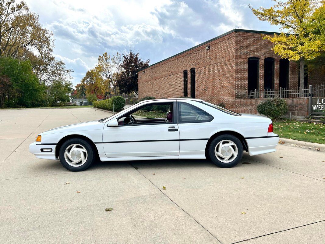 Ford-Thunderbird-Coupe-1991-8