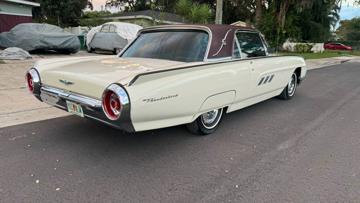 Ford-Thunderbird-coupe-1963-10