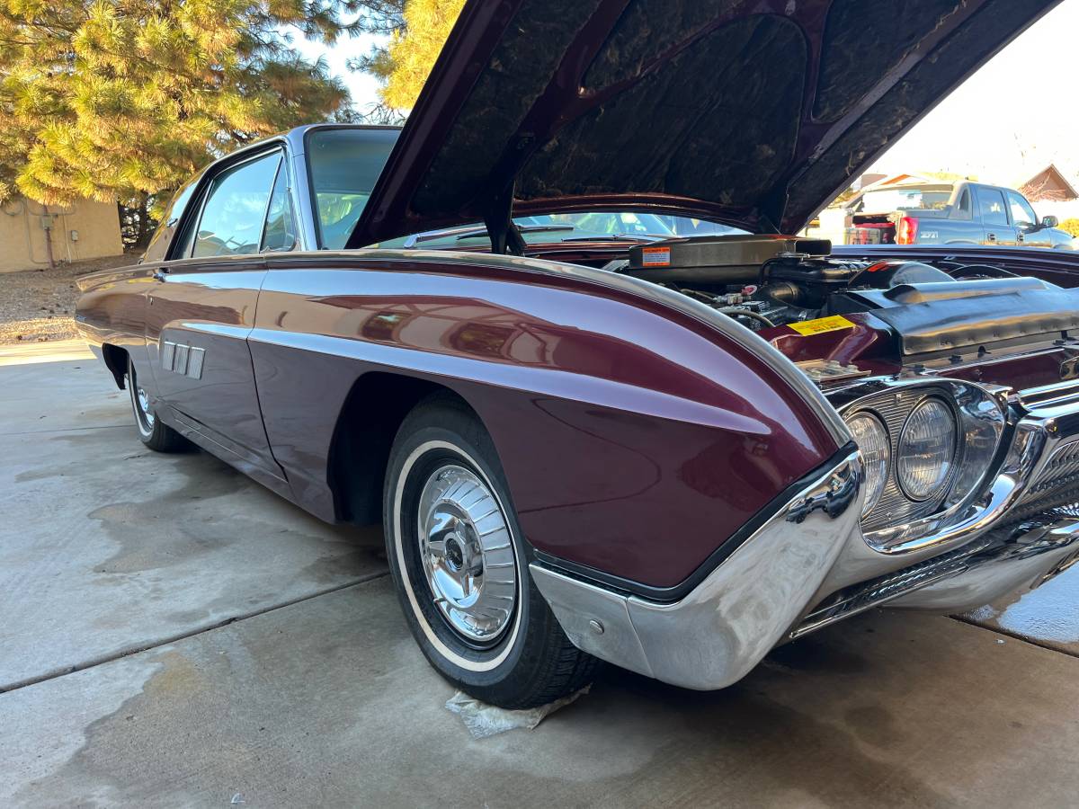 Ford-Thunderbird-coupe-1963