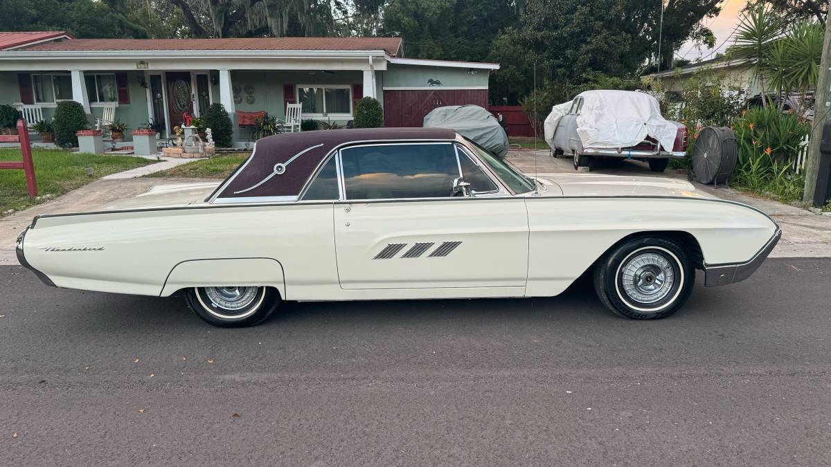 Ford-Thunderbird-coupe-1963-3