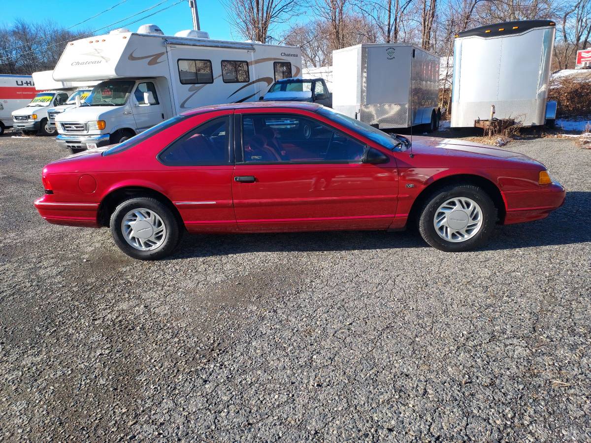 Ford-Thunderbird-sc-1992-4