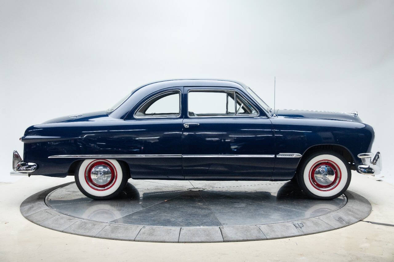 Ford-Tudor-Coupe-1950-2