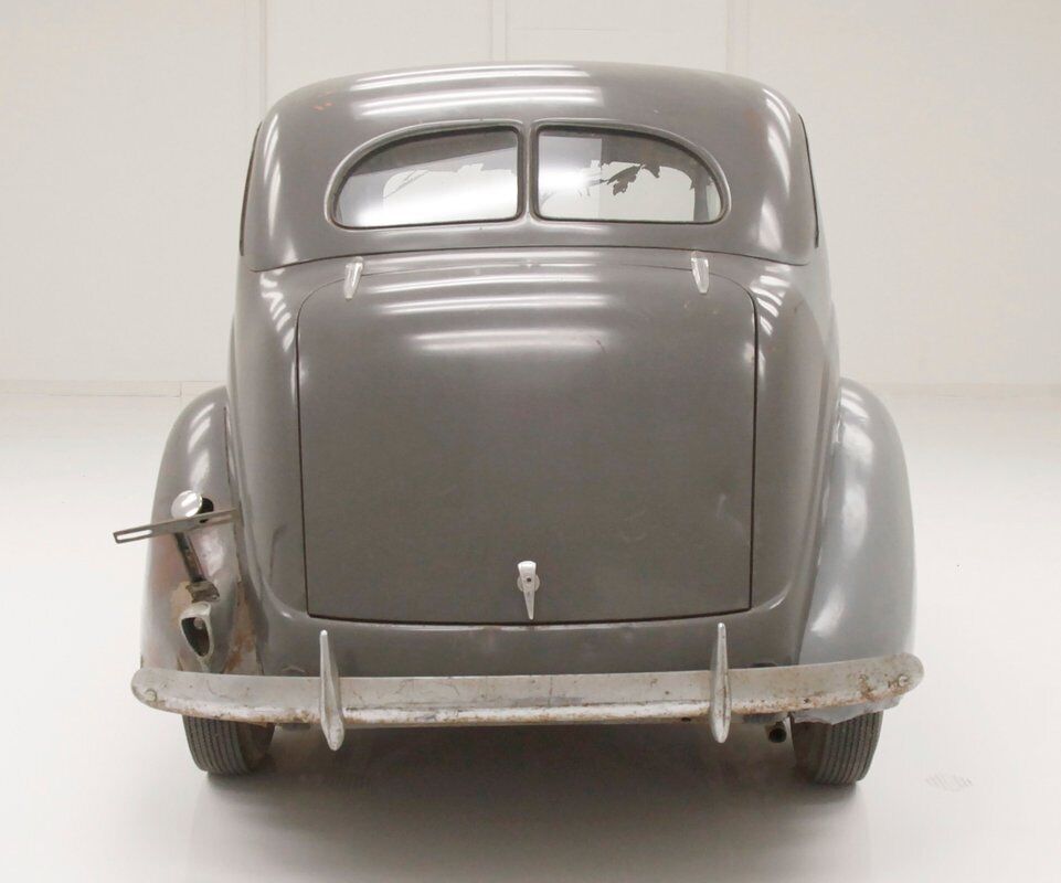 Ford-Tudor-Sedan-Berline-1937-3