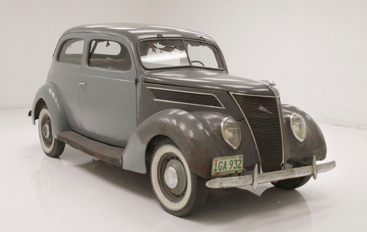 Ford-Tudor-Sedan-Berline-1937-5