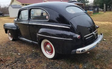 Ford-Tudor-sedan-1946-1