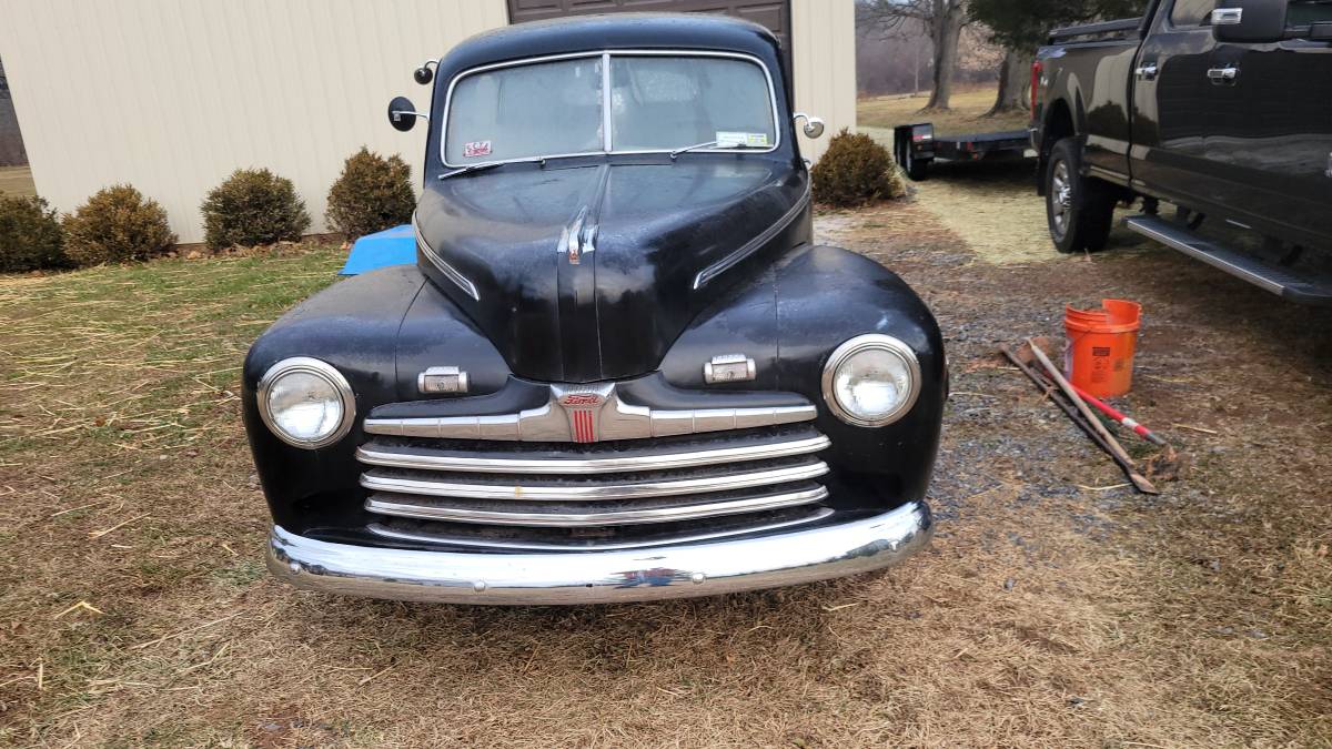 Ford-Tudor-sedan-1946-12