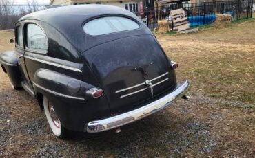 Ford-Tudor-sedan-1946-3