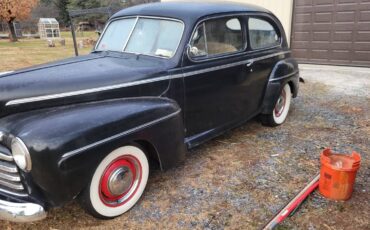 Ford-Tudor-sedan-1946-4